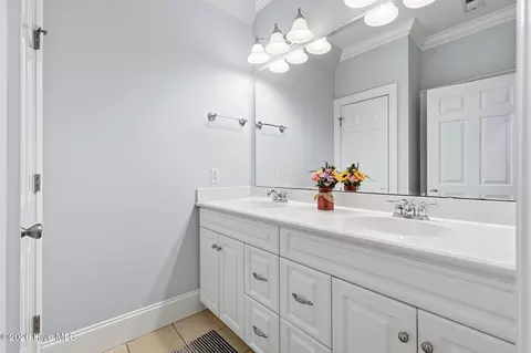 Bath - 102 N Stargazer Ct, Hampstead, NC 28443 photo 8 of 9