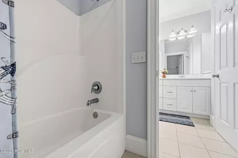 Bath - 102 N Stargazer Ct, Hampstead, NC 28443 photo 9 of 9
