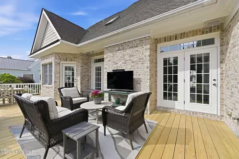 Exterior - 102 N Stargazer Ct, Hampstead, NC 28443 photo 7 of 15
