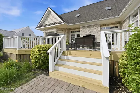 Exterior - 102 N Stargazer Ct, Hampstead, NC 28443 photo 6 of 15