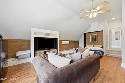 Bedroom - 102 N Stargazer Ct, Hampstead, NC 28443 photo 7 of 10