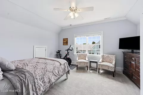 Bedroom - 102 N Stargazer Ct, Hampstead, NC 28443 photo 8 of 10