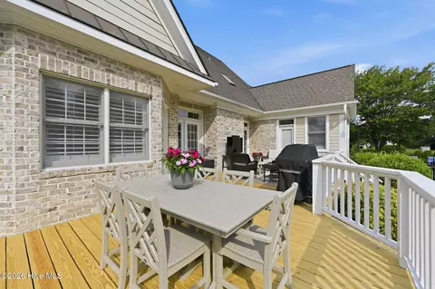 Exterior - 102 N Stargazer Ct, Hampstead, NC 28443 photo 9 of 15