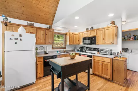 Kitchen - 198 Monarch Butterfly Trl, Murphy, NC 28906 photo 1 of 2