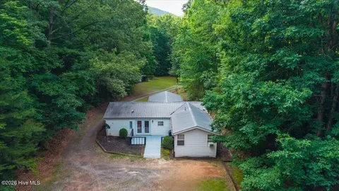 Exterior - 5620 Candy Mountain Rd, Murphy, NC 28906 photo 2 of 15