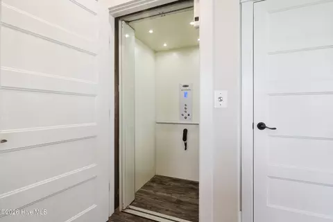 Entry Way - 312 Loder Ave, Wilmington, NC 28409 photo 1 of 1