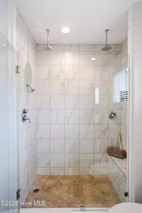 Bath - 312 Loder Ave, Wilmington, NC 28409 photo 3 of 7