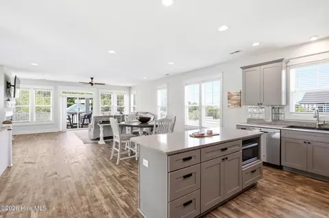 Kitchen - 312 Loder Ave, Wilmington, NC 28409 photo 4 of 6