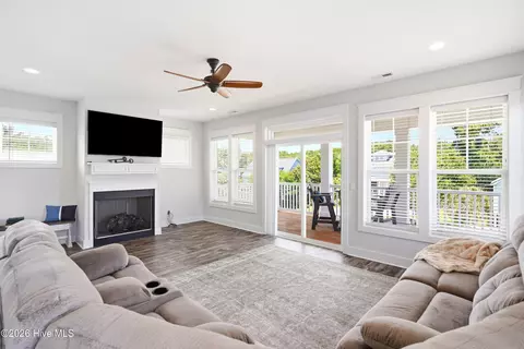 Living - 312 Loder Ave, Wilmington, NC 28409 photo 1 of 3