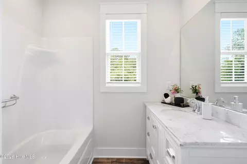 Bath - 312 Loder Ave, Wilmington, NC 28409 photo 4 of 7