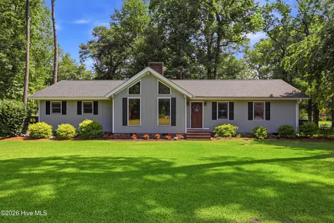 204 Eastwood Dr, Wallace, NC 28466