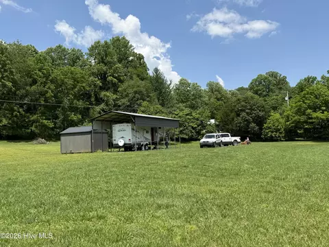 562 Rhea Branch Rd, Marble, NC 28905