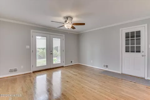 Living - 604 Aumond Rd, Augusta, GA 30909 photo 4 of 5