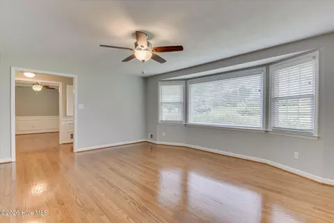 Living - 604 Aumond Rd, Augusta, GA 30909 photo 2 of 5