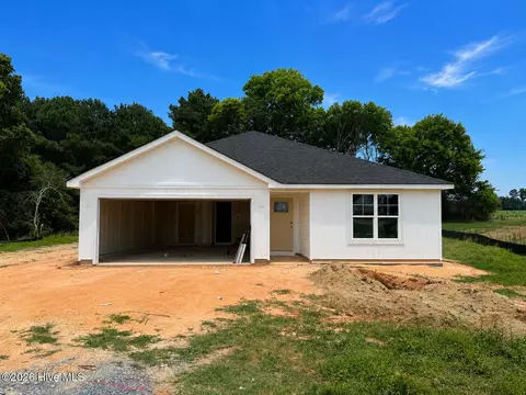 11 Baxley Dr, Dunn, NC 28334