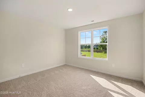 Bedroom - 20 Boston River Dr, Dunn, NC 28334 photo 5 of 6