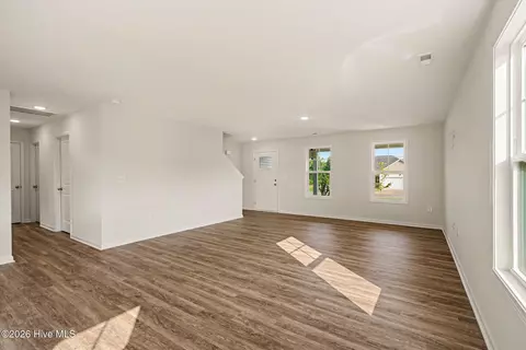 Living - 20 Boston River Dr, Dunn, NC 28334 photo 4 of 5