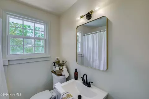 Bath - 415 Warren Rd, Augusta, GA 30907 photo 2 of 3