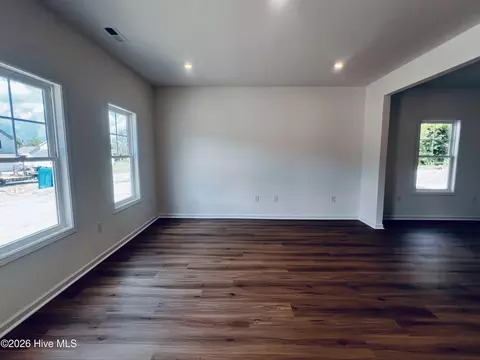 541 Bartley St, Vass, NC 28394