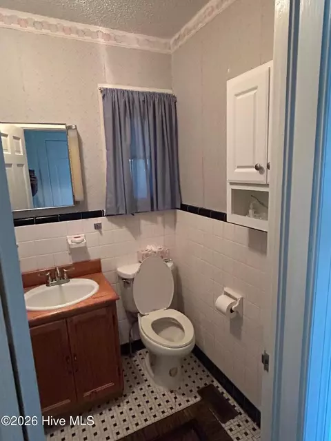 Bath - 411 E Green St, Macclesfield, NC 27852 photo 1 of 4