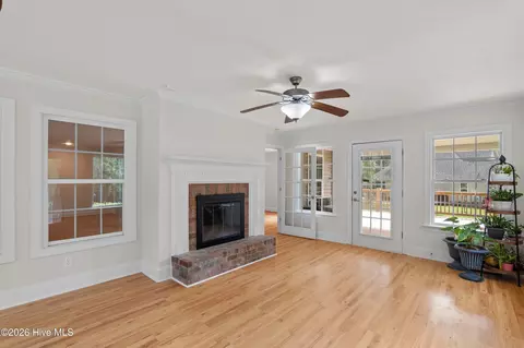 Living - 4710 Silver Lake Dr, Evans, GA 30809 photo 3 of 4