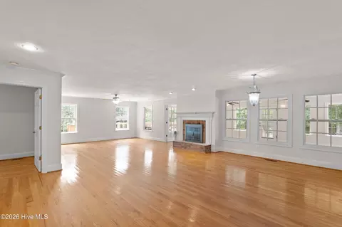 Living - 4710 Silver Lake Dr, Evans, GA 30809 photo 1 of 4