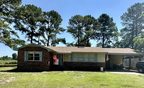 1073 Old Baker Rd, Maxton, NC 28364
