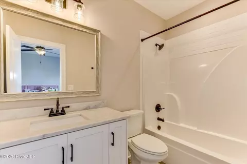 Bath - 427 Woodlawn St, Evans, GA 30809 photo 8 of 8