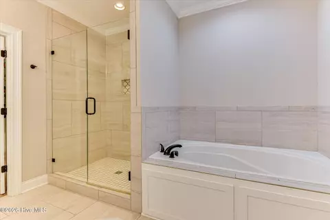 Bath - 427 Woodlawn St, Evans, GA 30809 photo 4 of 8