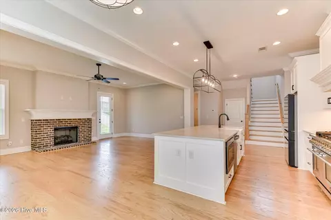 Living - 427 Woodlawn St, Evans, GA 30809 photo 5 of 5