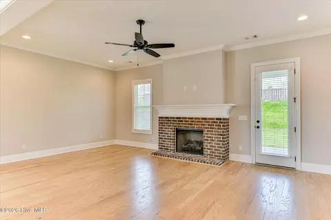 Living - 427 Woodlawn St, Evans, GA 30809 photo 1 of 5