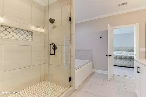Bath - 427 Woodlawn St, Evans, GA 30809 photo 5 of 8