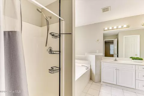 Bath - 4641 Millhaven Rd, Martinez, GA 30907 photo 2 of 7