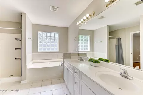 Bath - 4641 Millhaven Rd, Martinez, GA 30907 photo 5 of 7