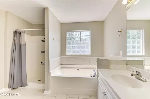 Bath - 4641 Millhaven Rd, Martinez, GA 30907 photo 6 of 7
