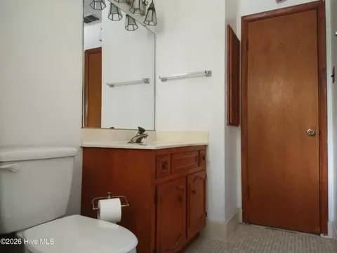 Bath - 2920 Panhandle Cir, Augusta, GA 30906 photo 1 of 3
