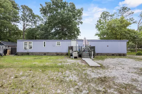 198 Sycamore Rd, Southport, NC 28461