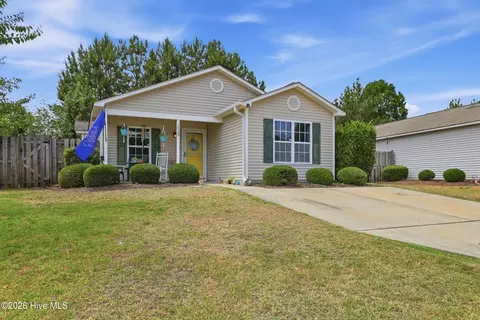 1729 Westpointe Dr, Greenville, NC 27834