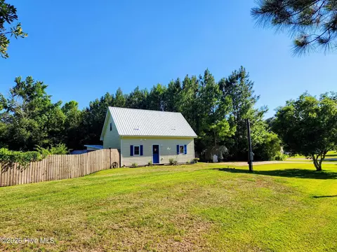 2240 Hills Neck Rd, Ernul, NC 28527