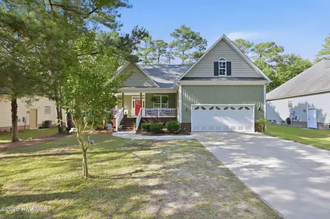 1013 Barkentine Dr, New Bern, NC 28560