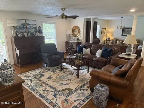 Living - 2813 Deer Trail Rd, Thomson, GA 30824 photo 2 of 3