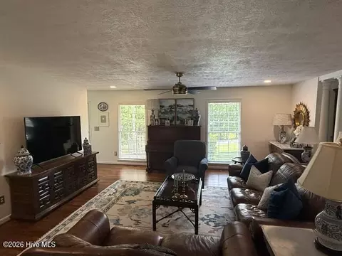 Living - 2813 Deer Trail Rd, Thomson, GA 30824 photo 1 of 3