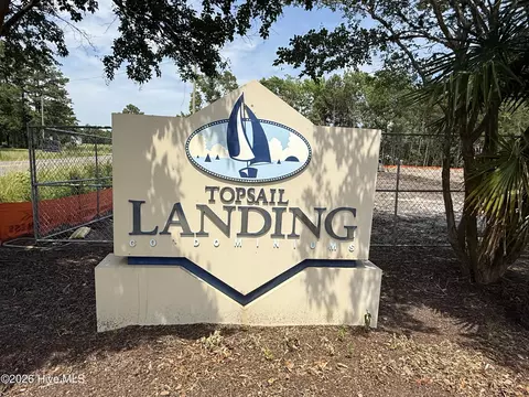 300 332 Gateway Condos Dr #332, Surf City, NC 28445