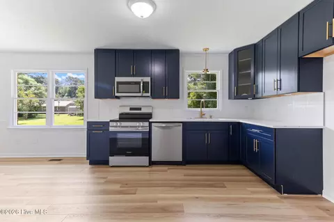745 W Burkhead St, Whiteville, NC 28472