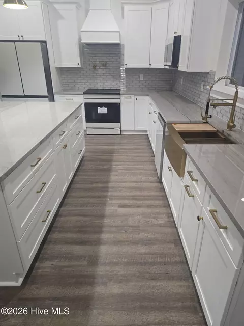 Kitchen - 1184 Sylvan Grove Rd, Stapleton, GA 30823 photo 2 of 5