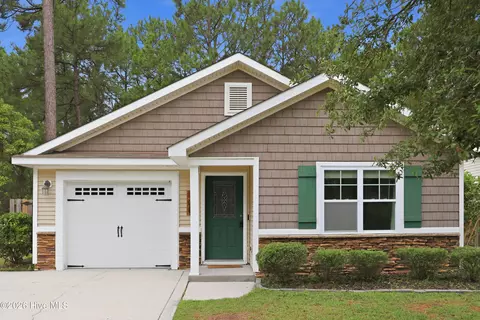 108 Oyster Landing Dr, Sneads Ferry, NC 28460