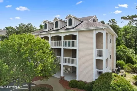 3350 Club Villas Dr # 2002, Southport, NC 28461