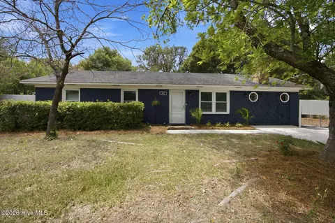 329 Cathay Rd, Wilmington, NC 28412