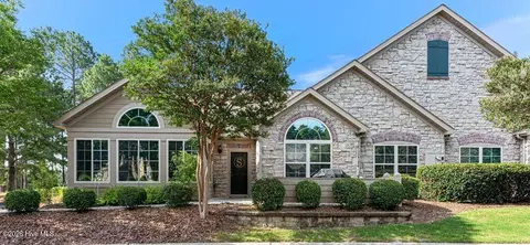 103 W Chelsea Ct, Southern Pines, NC 28387