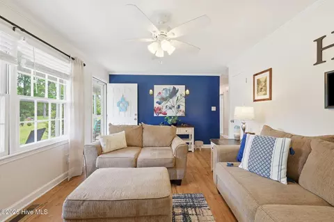Living - 105 Beech Ln, Washington, NC 27889 photo 5 of 5